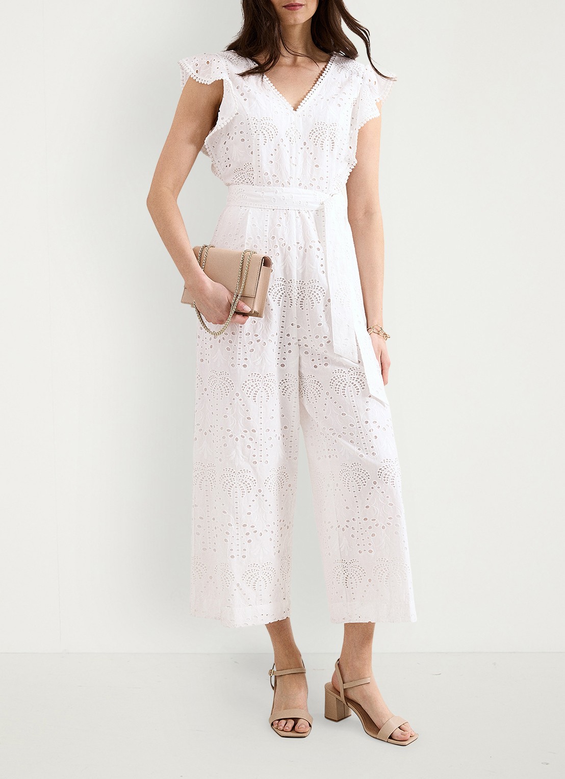 Phase Eight Talulah loose fit jumpsuit met broderie - voorkant 8 wit