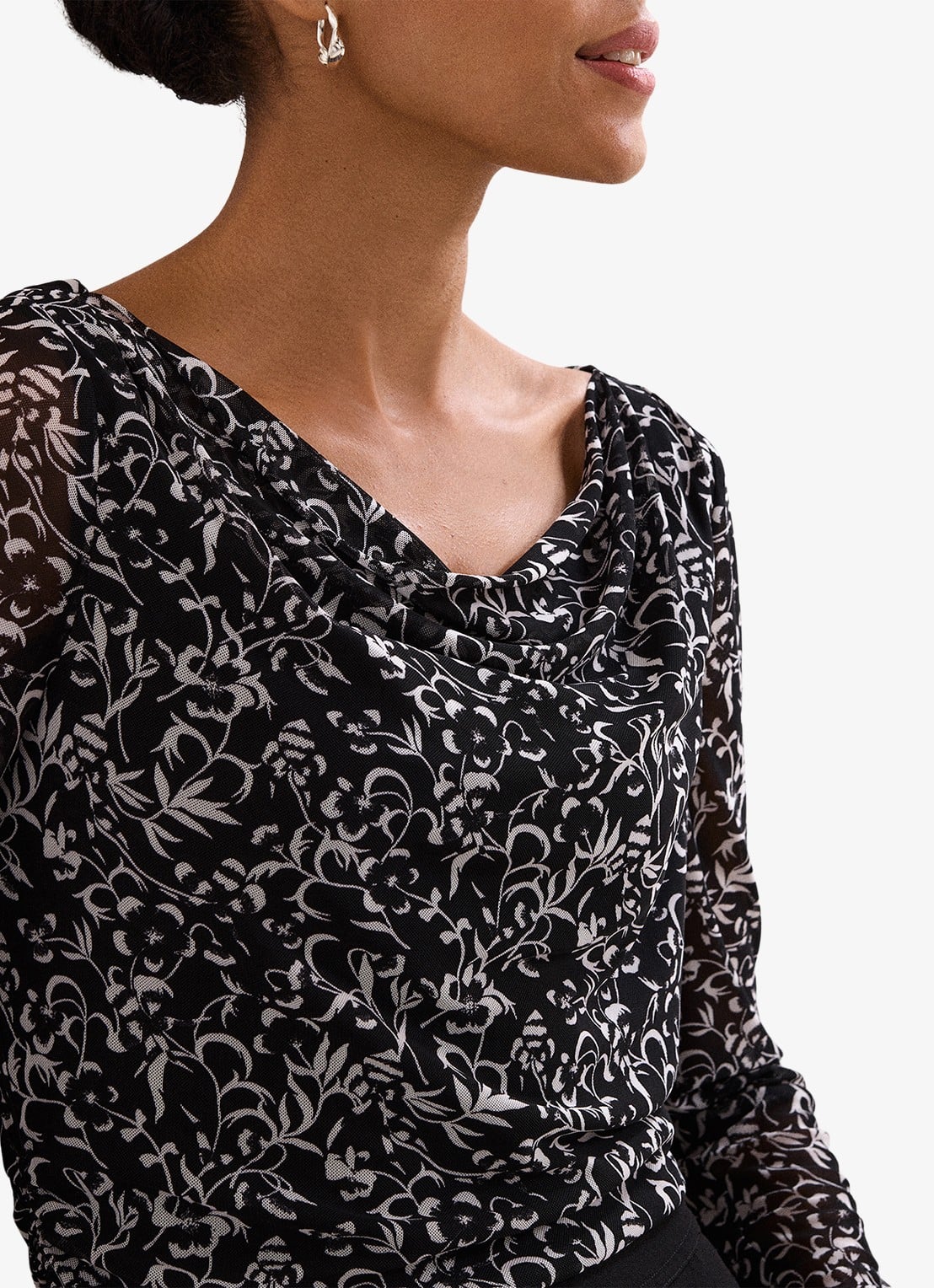 Phase Eight Tammy top met bloemenprint - detail 6 zwart