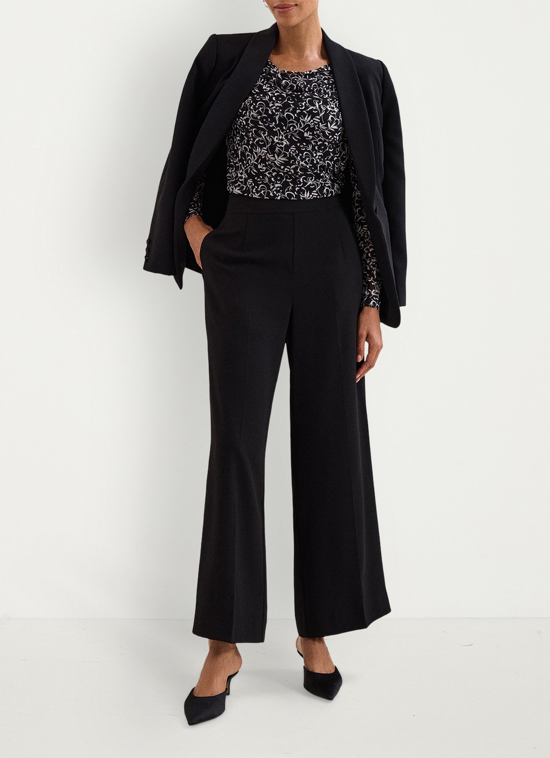 Phase Eight Tammy top met bloemenprint - detail 7 zwart