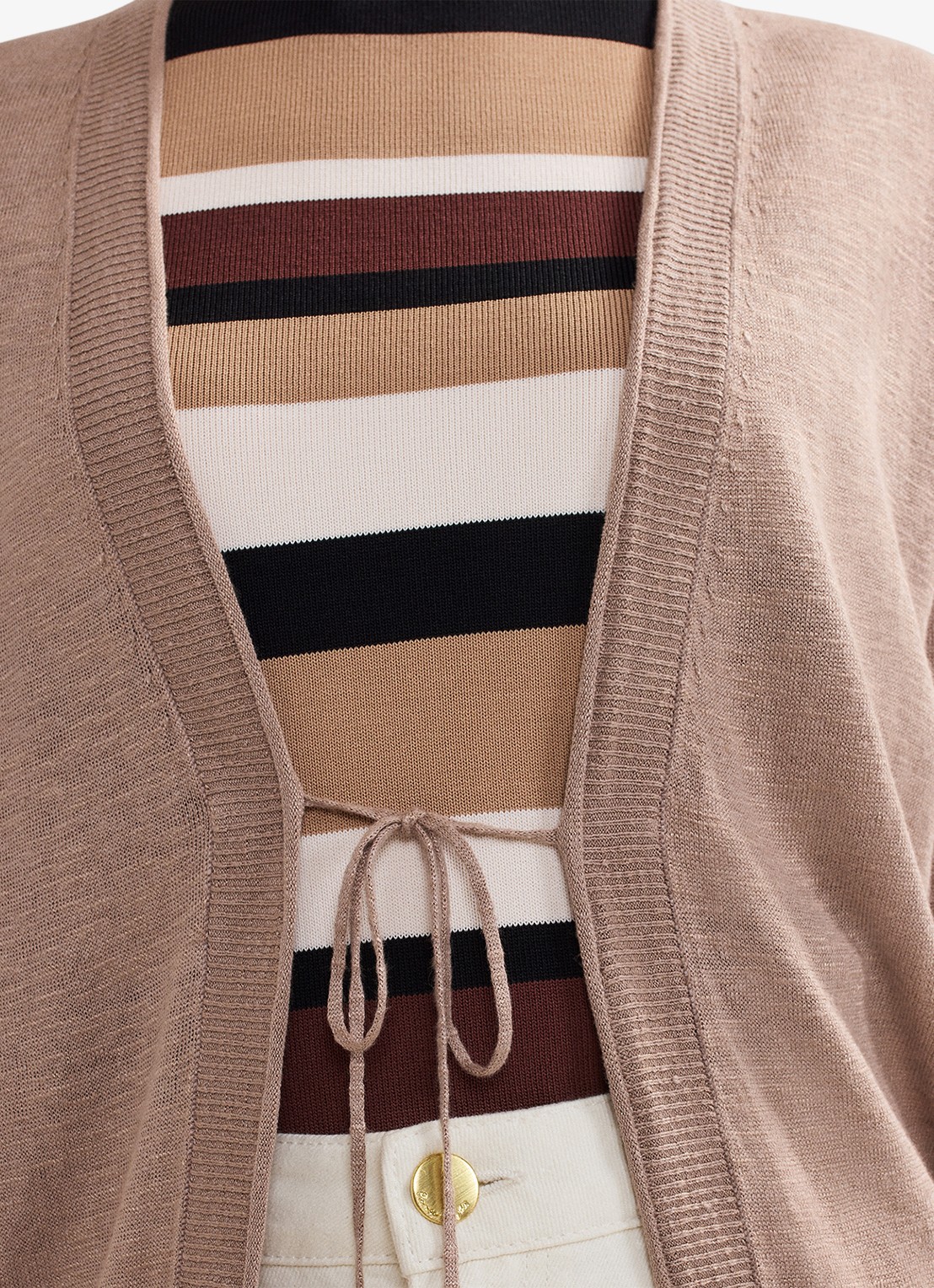 Phase Eight Tasha fijngebreid vest in linnenblend - detail 6 lichtbruin