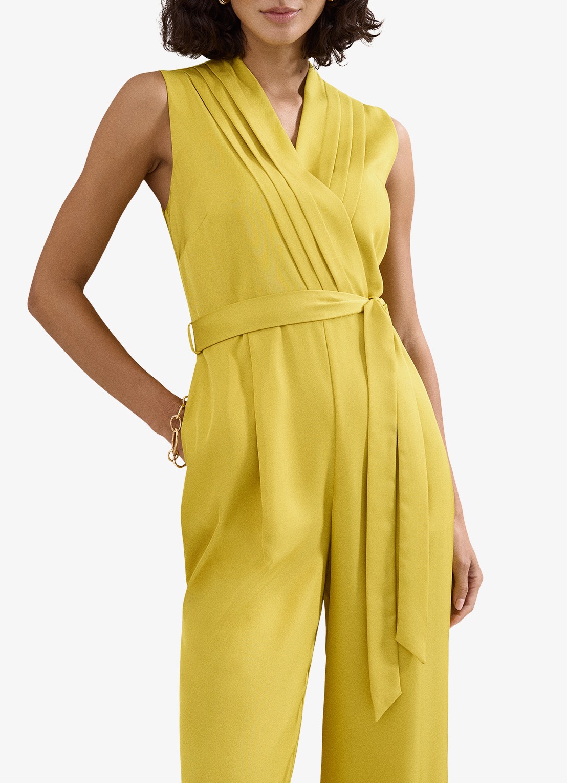 Phase Eight Taylor wide fit jumpsuit met strikceintuur - detail geel