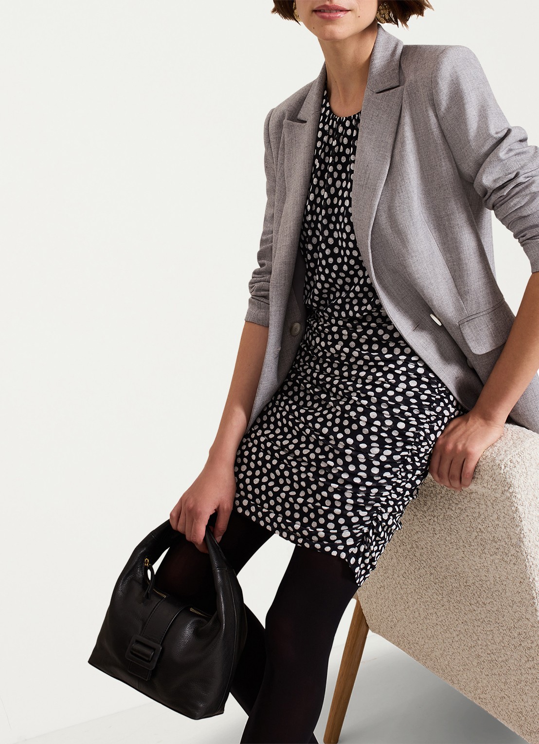 Phase Eight Teodroa mini jurk met stippenprint en ruches - detail 5 zwart