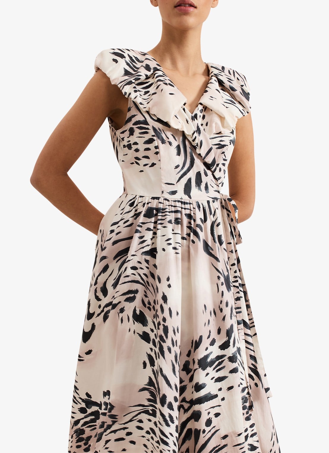 Phase Eight Trix mouwloze midi jurk met volant - detail 3 beige