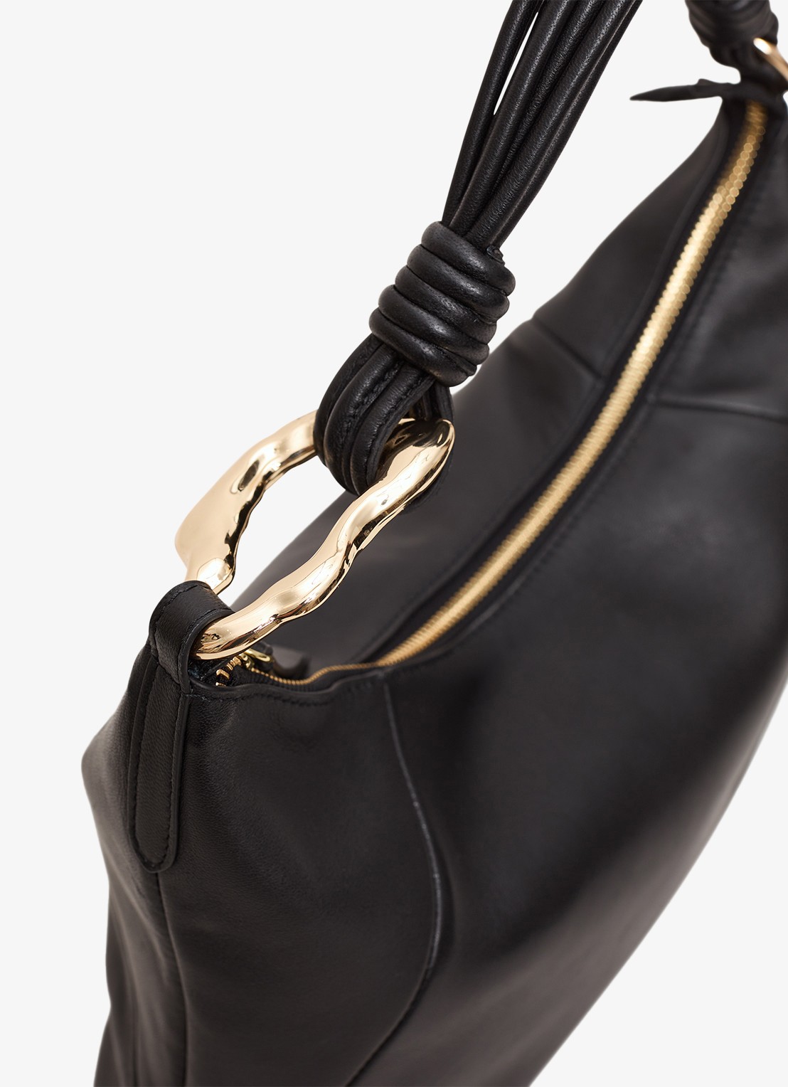 Phase Eight Twisted schoudertas van leer - detail zwart