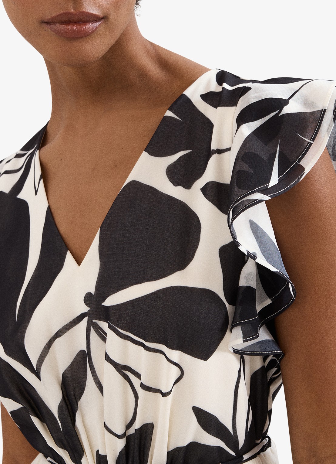 Phase Eight Uma maxi jurk met strikceintuur en print - detail 3 zwart