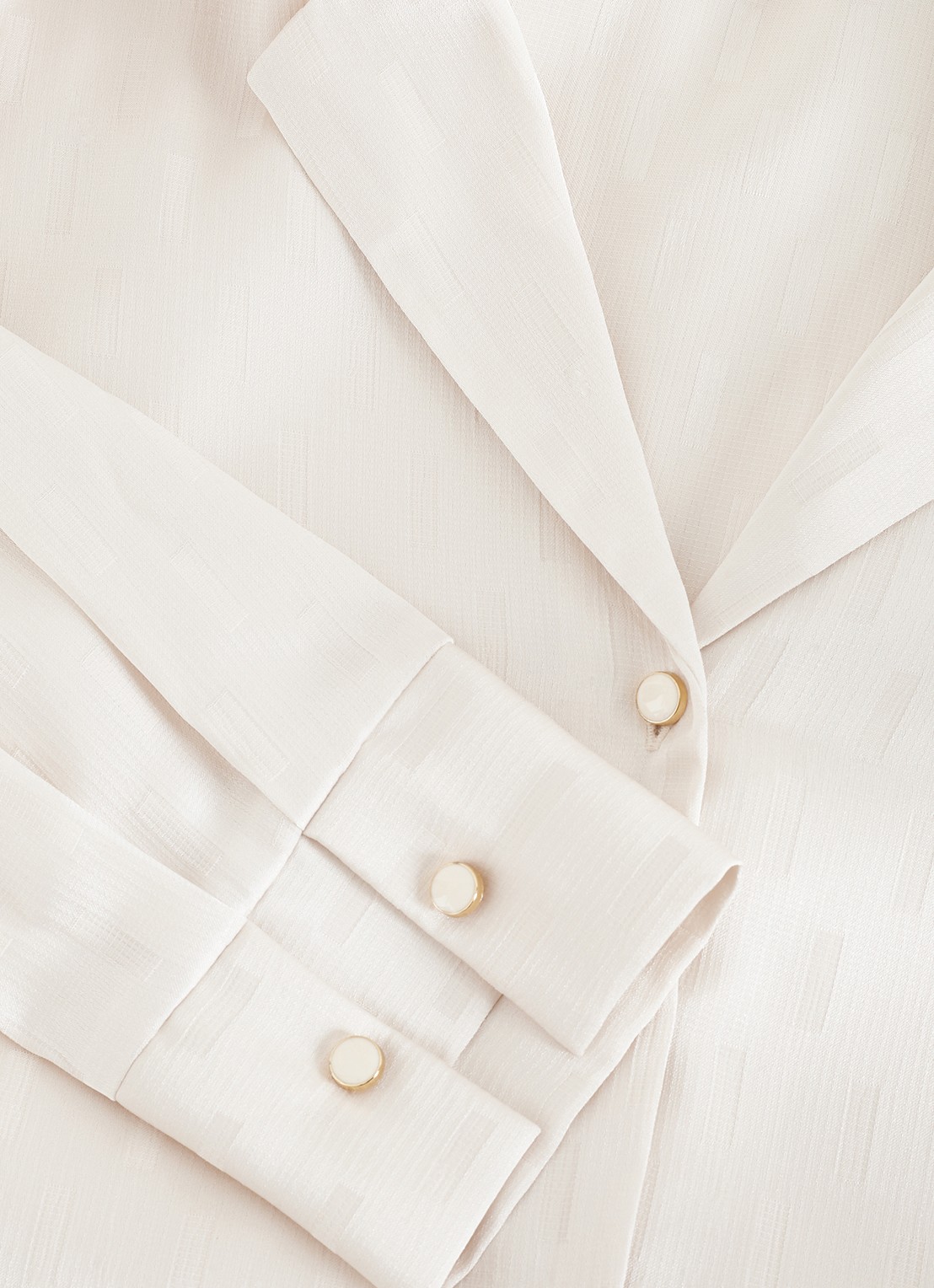 Phase Eight Vega blouse met V-hals - detail 7 gebroken wit