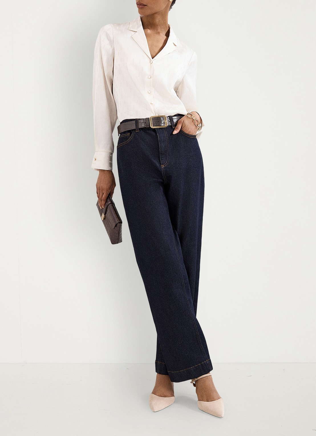 Phase Eight Vega blouse met V-hals - voorkant 2 gebroken wit