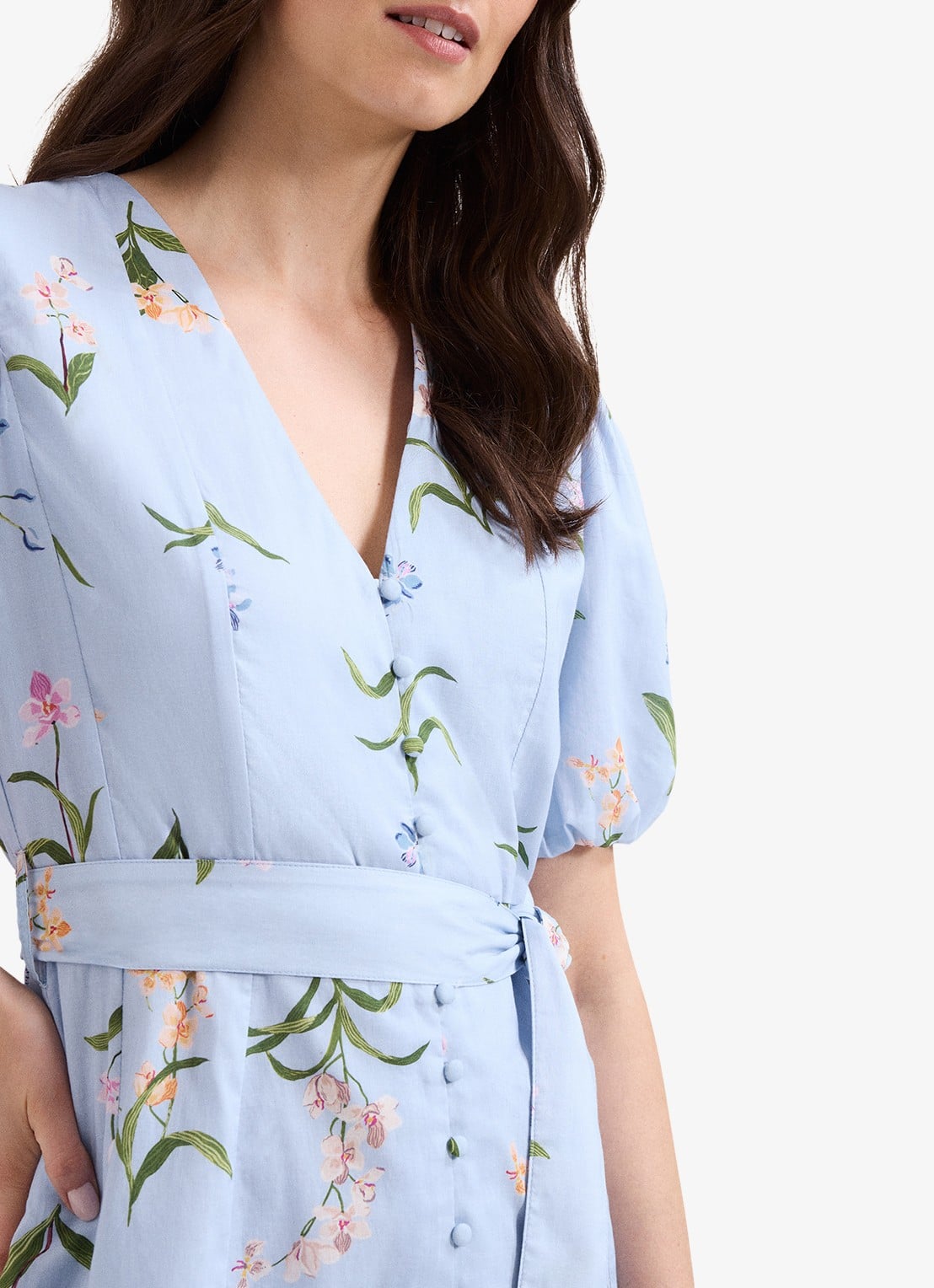 Phase Eight Velma mini jurk met bloemenprint en strikceintuur - detail 5 lichtblauw