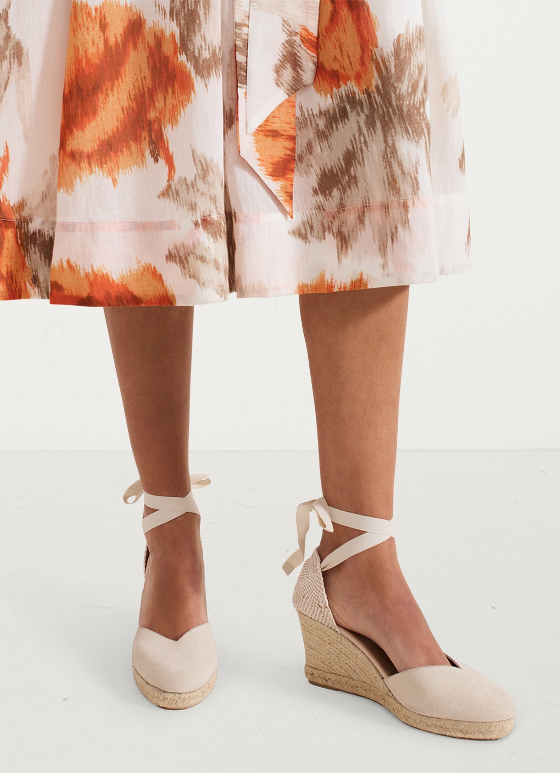 Phase Eight Wedge sleehak met strikdetail - detail 5 ivoor