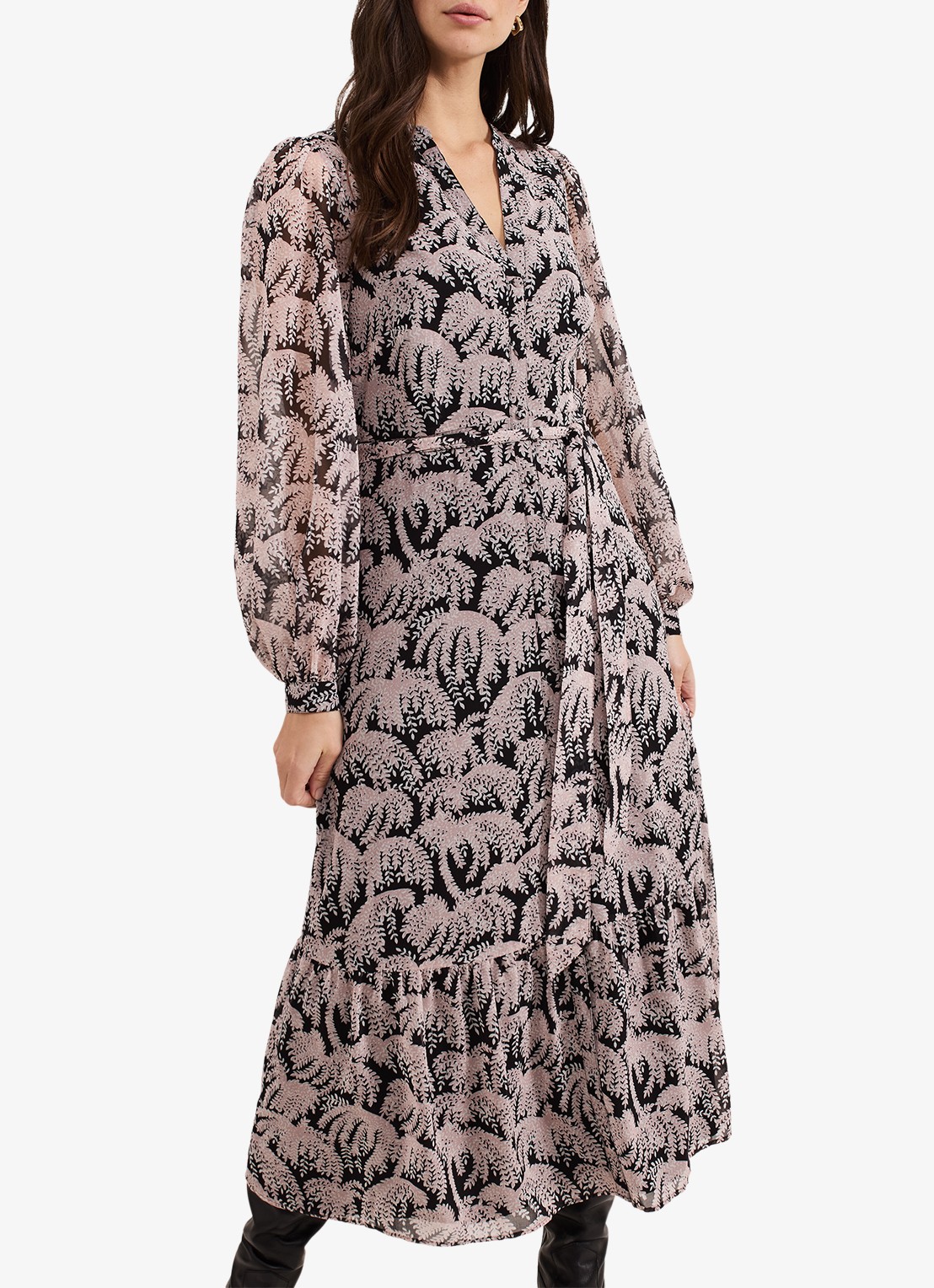Phase Eight Willow maxi blousejurk met bladprint en strikceintuur - detail zwart