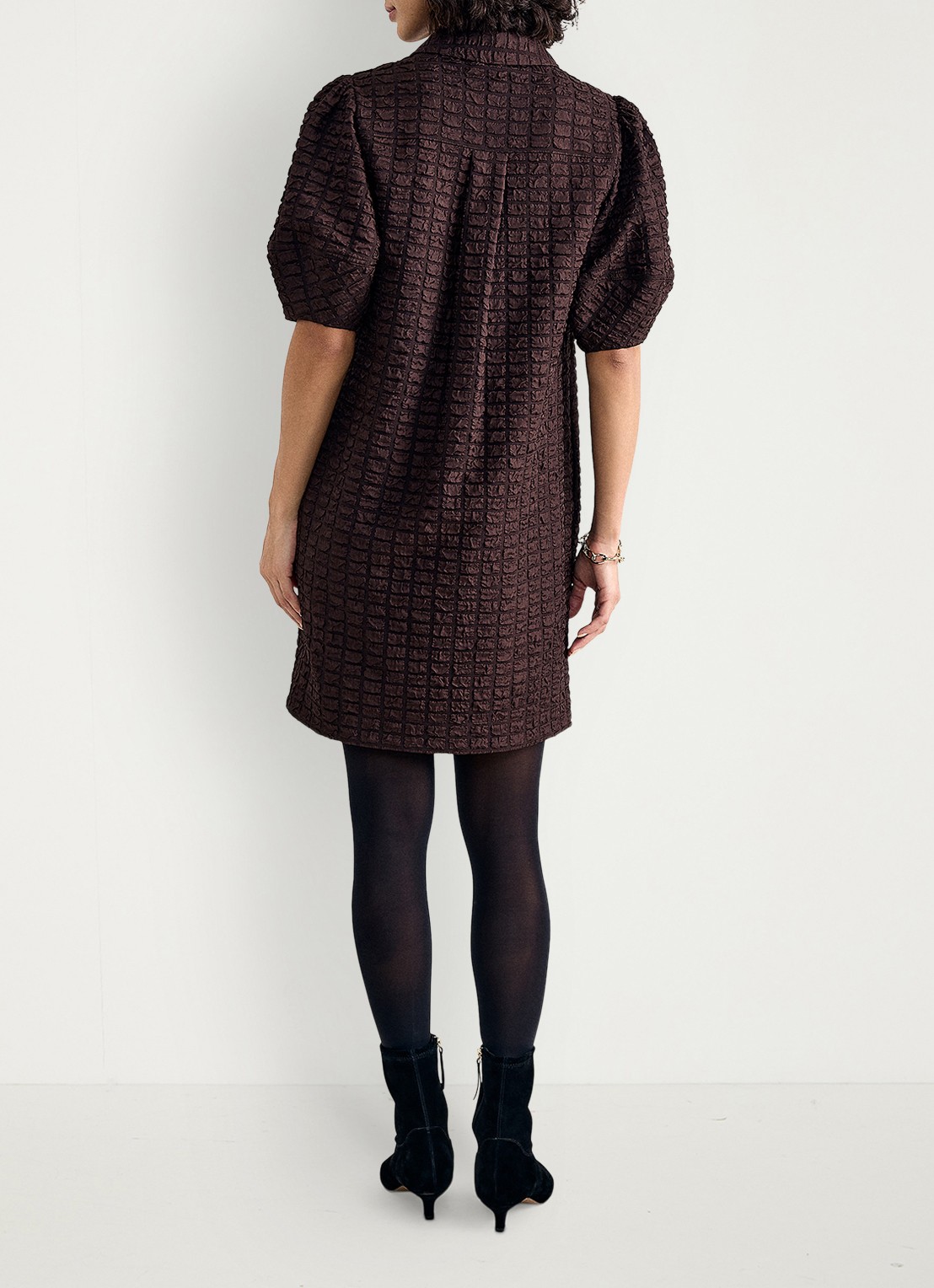 Phase Eight Yasmine mini blousejurk met pofmouwen - achterkant 8 bruin