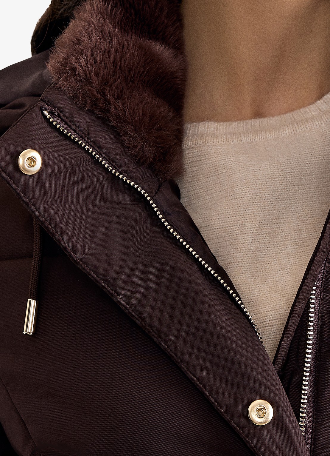 Phase Eight Yasmine puffer jas met afneembare capuchon - detail 8 aubergine