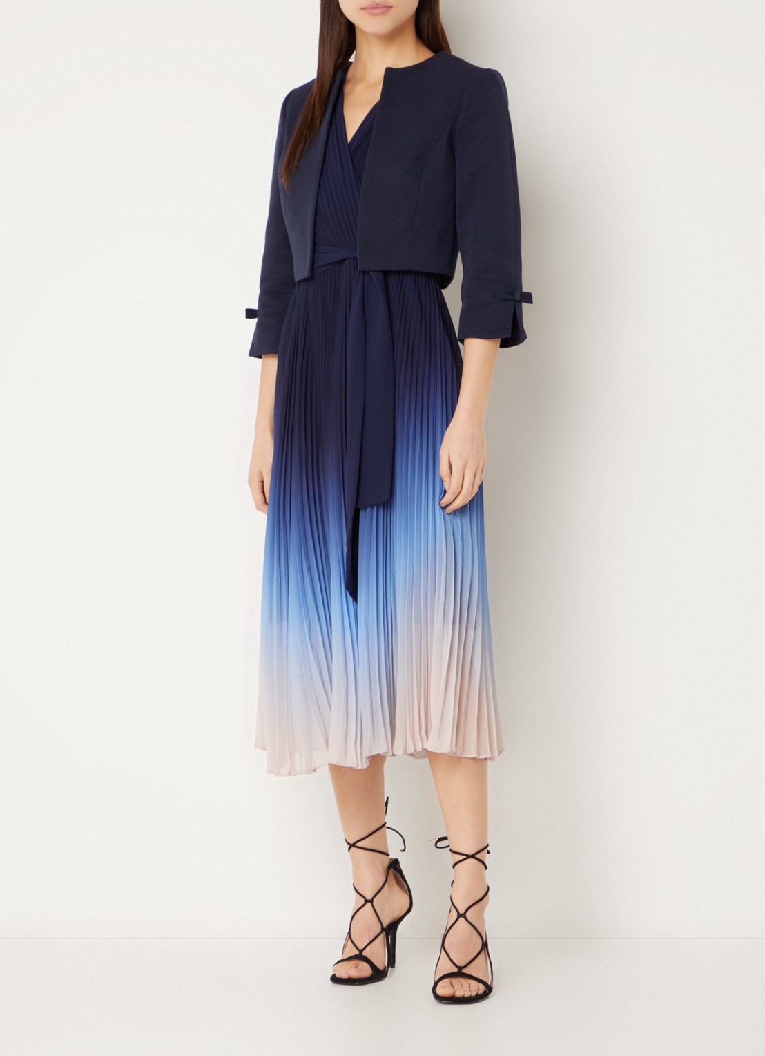 Phase Eight Zoelle bolero met schoudervulling - voorkant 2 donkerblauw