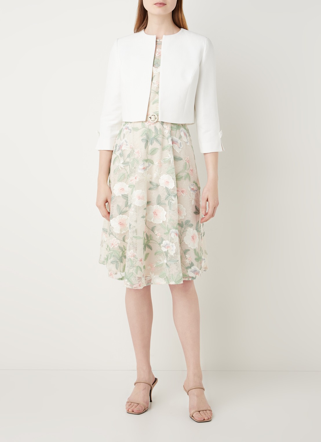 Phase Eight Zoelle cropped blazer met strikdetail en structuur - voorkant 3 gebroken wit