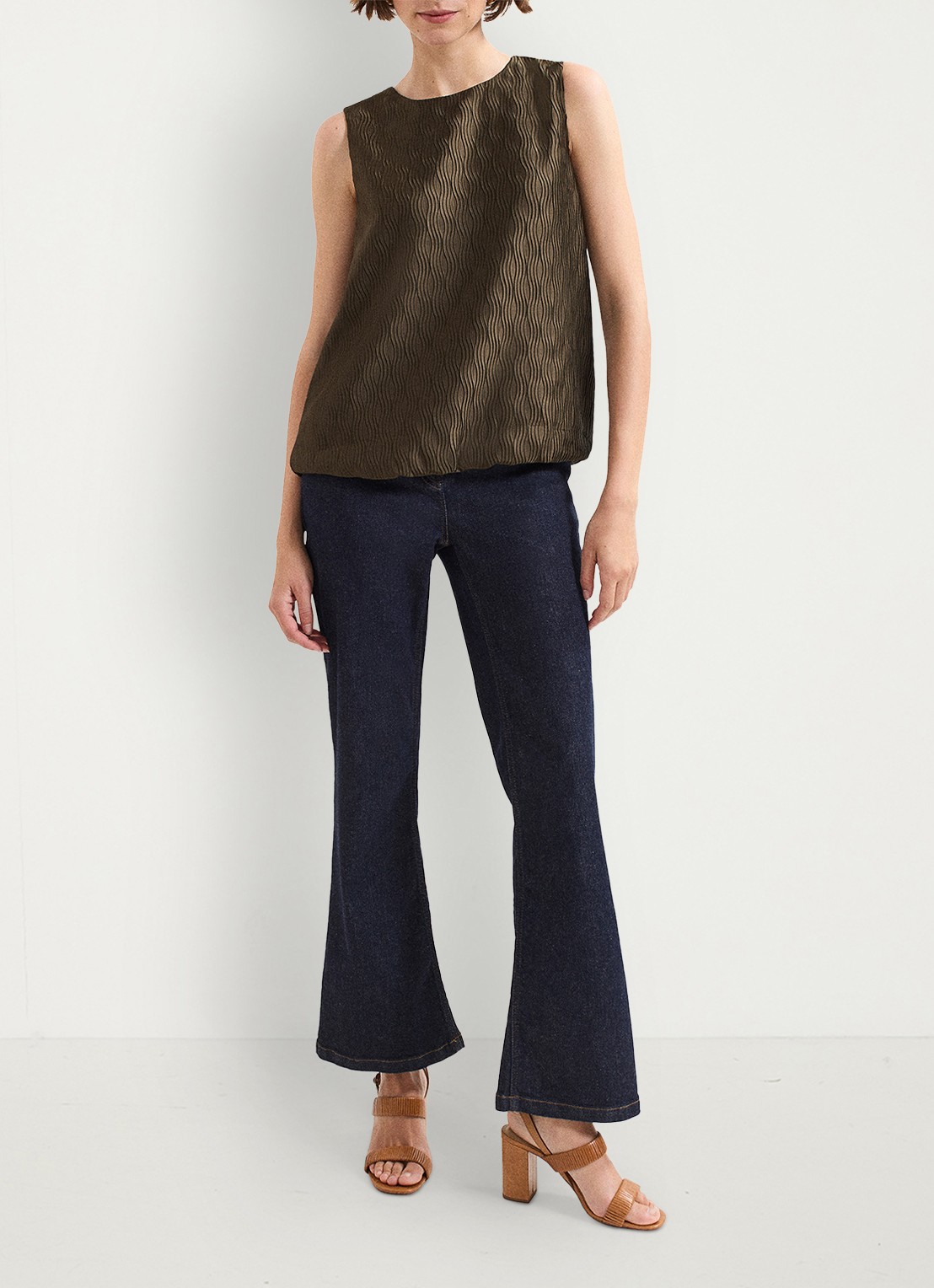 Phase Eight Zula top met textuur - voorkant 7 khaki