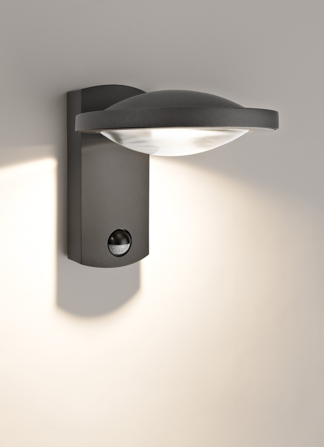 Philips Freedom wandlamp met bewegingssensor - voorkant 2 antraciet