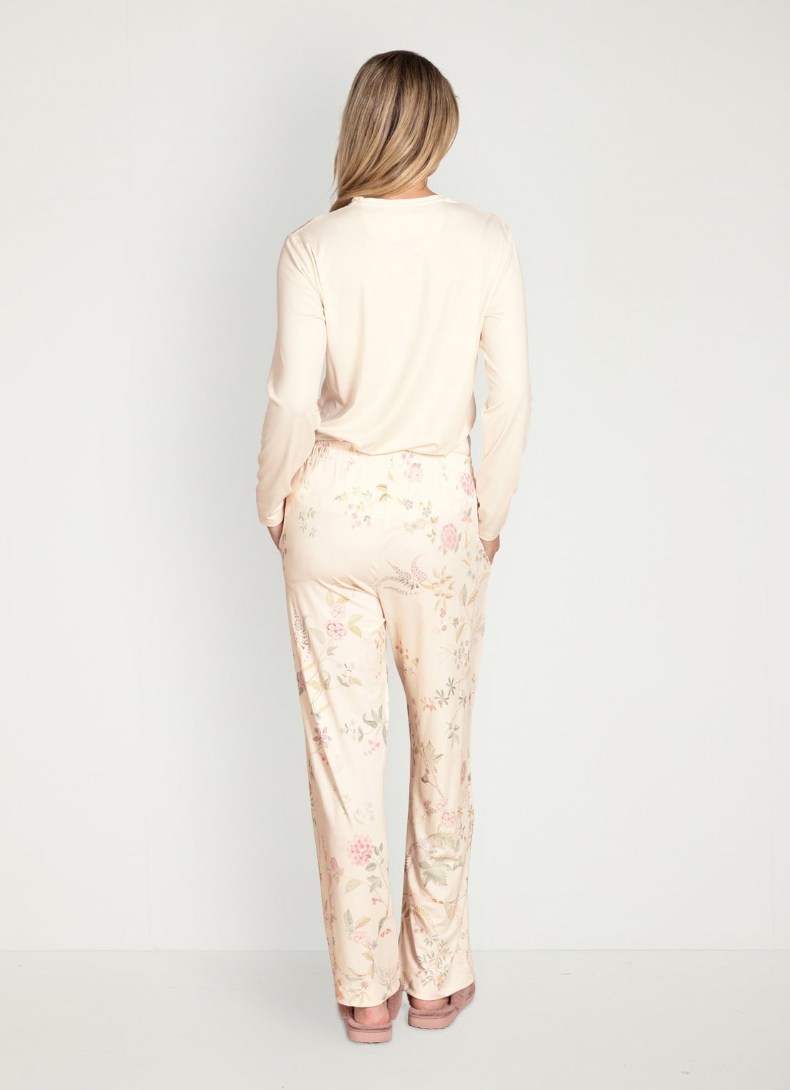Pip Studio Belin Bodhi Flower pyjamabroek met bloemenprint - detail 2 gebroken wit