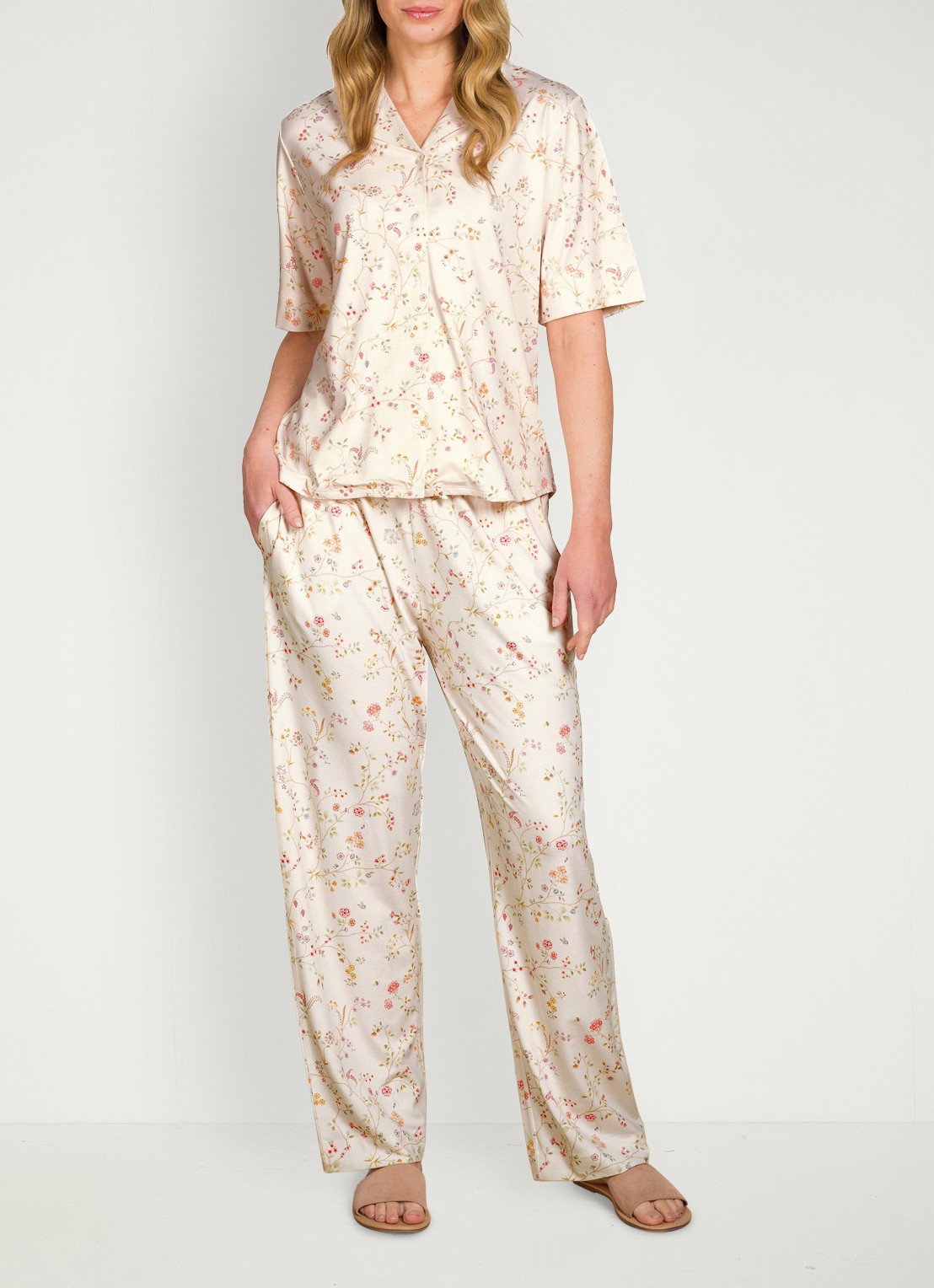 Pip Studio Belin pyjamabroek met bloemenprint - voorkant 6 gebroken wit
