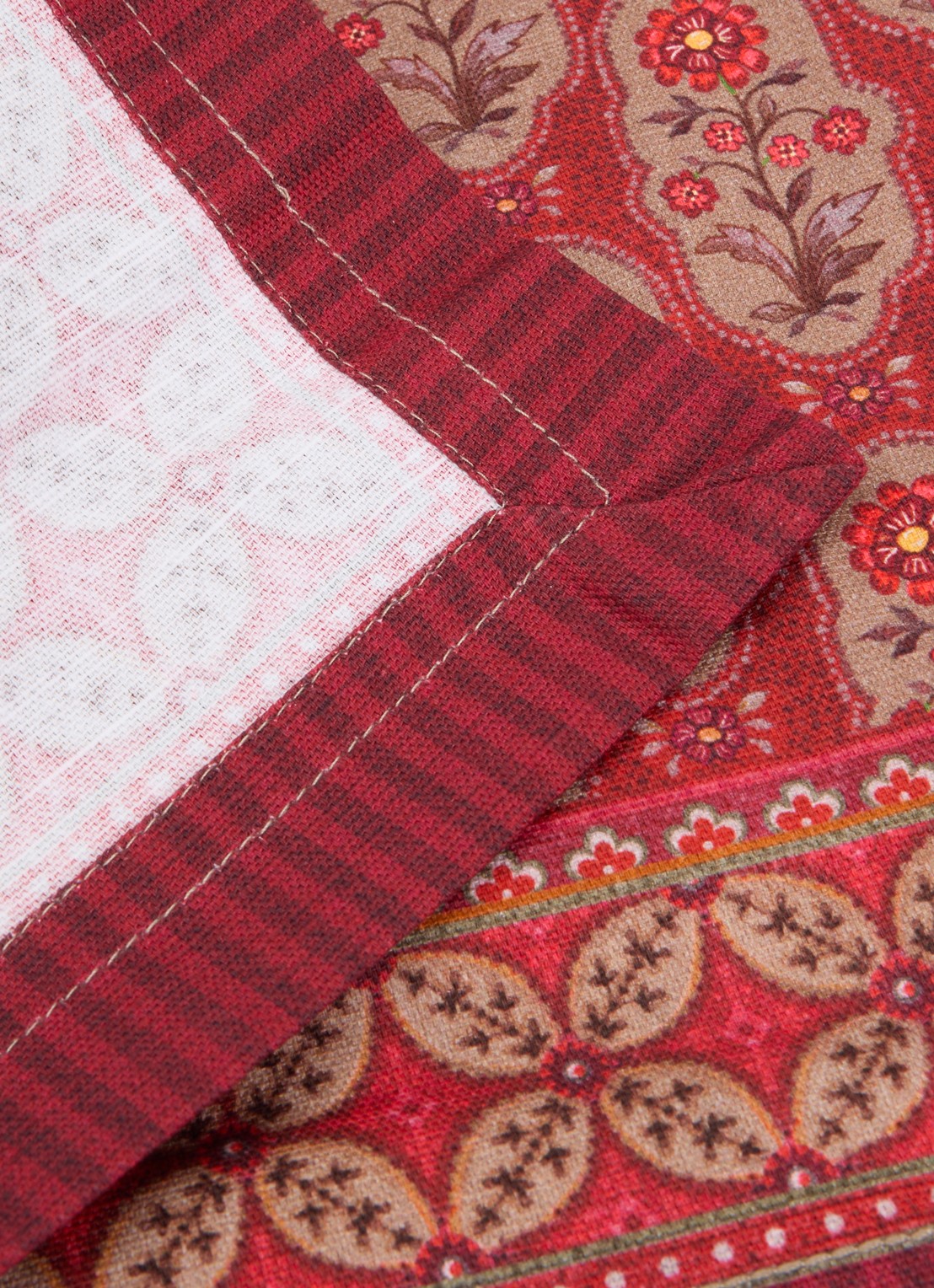 Pip Studio Blooming Tales tafelkleed 150 x 250 cm - voorkant 4 donkerrood