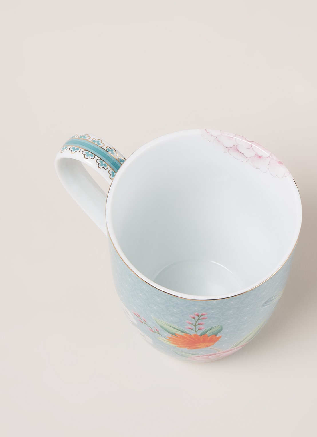 Pip Studio Blushing Birds mok 35 cl  - detail lichtblauw