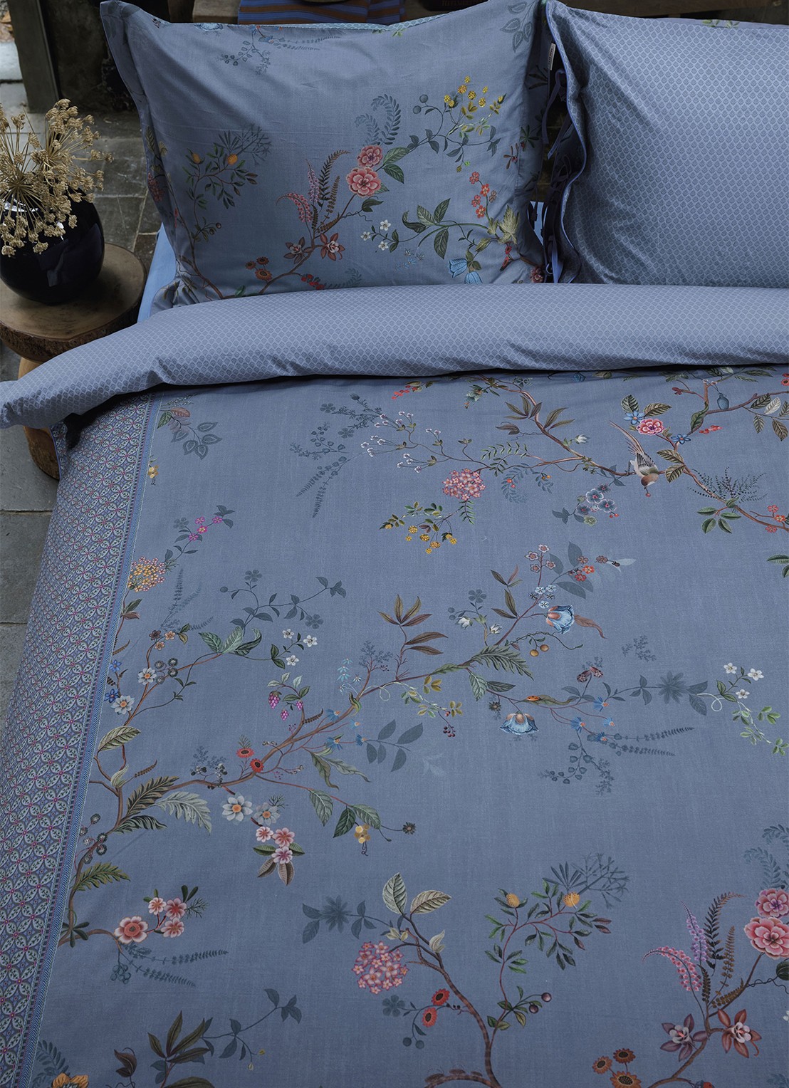 Pip Studio Bustani bedsprei 150 x 200 cm - detail 2 blauw
