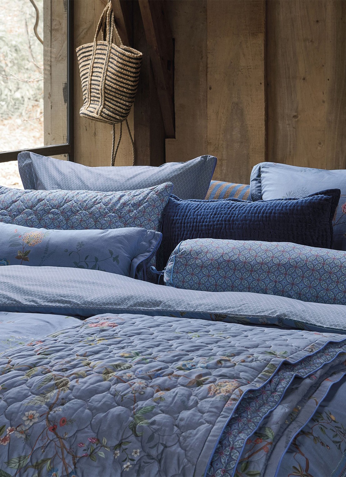 Pip Studio Bustani bedsprei 150 x 200 cm - detail 4 blauw