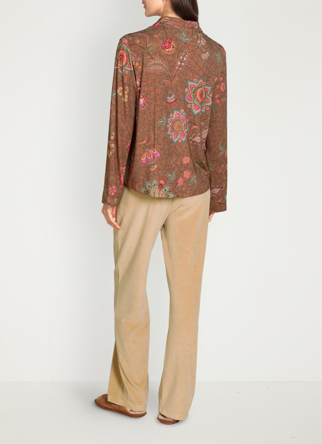 Pip Studio Faye Mumbai Morning pyjamatop met bloemenprint - detail 3 bruin