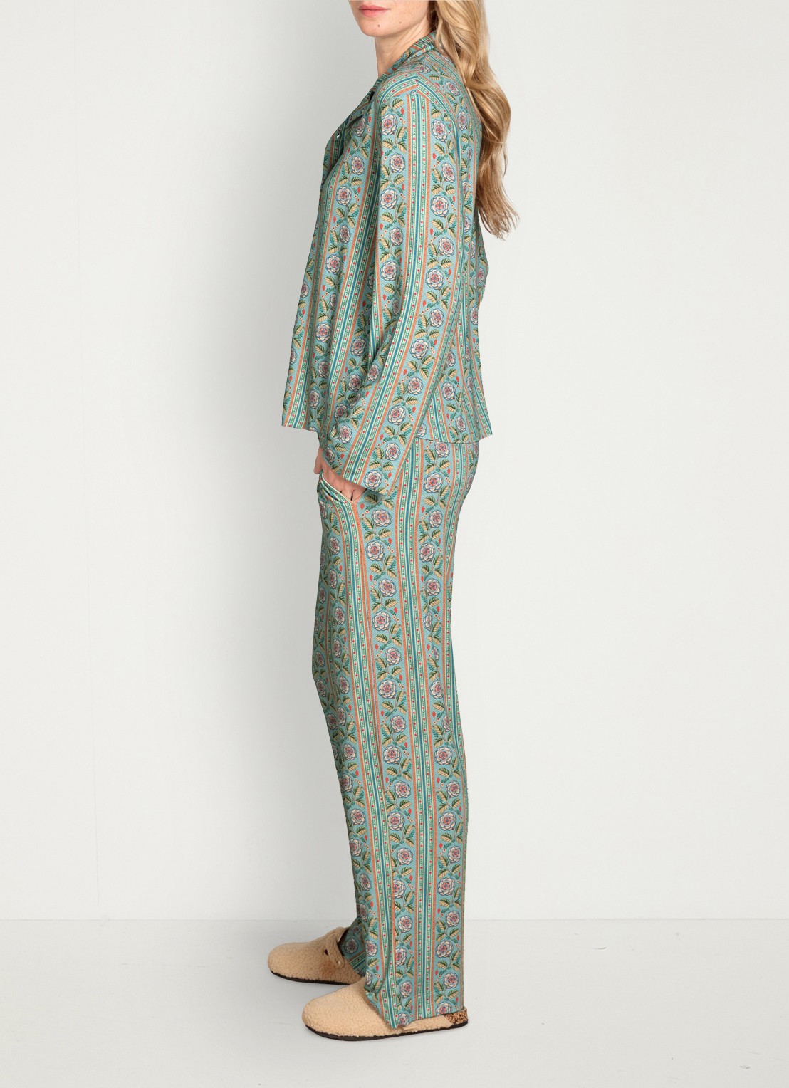 Pip Studio Faye Rosa Rani pyjamatop met bloemenprint - detail 2 turquoise