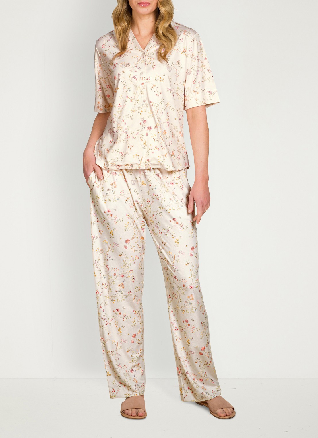 Pip Studio Flora pyjamatop met bloemenprint - voorkant 2 gebroken wit