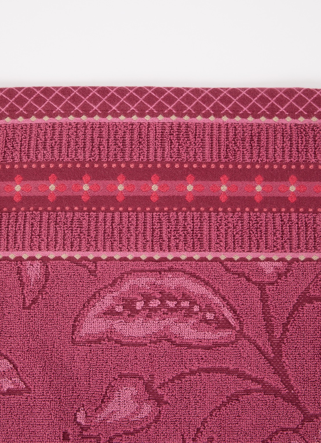 Pip Studio Jasmin Jacquard badlaken 140 x 70 cm - detail donkerroze