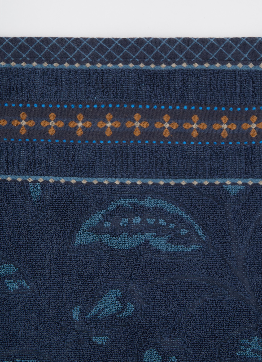 Pip Studio Jasmin Jacquard badlaken 140 x 70 cm - detail donkerblauw