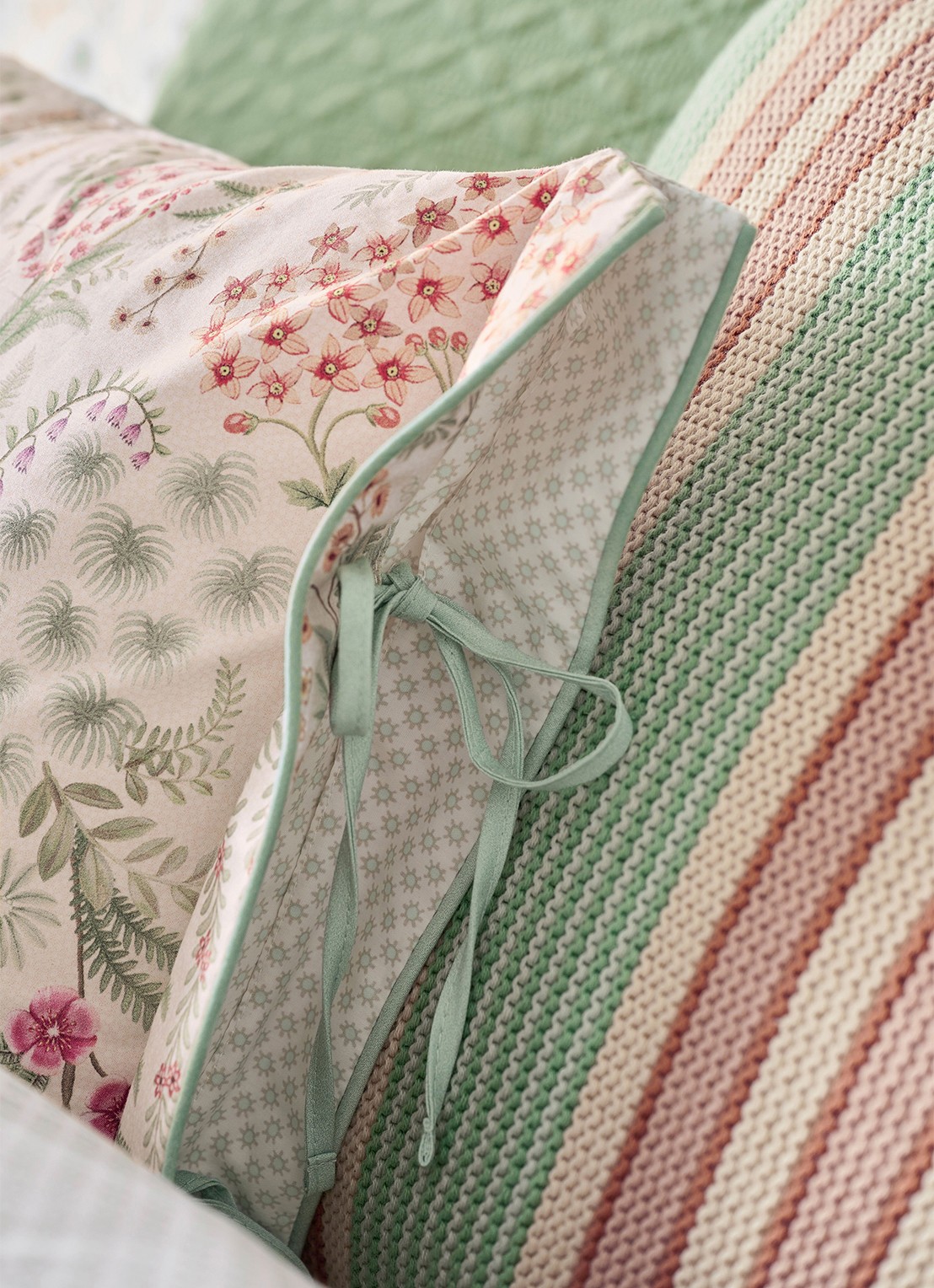 Pip Studio Lodi Garden dekbedovertrekset - inclusief kussenslopen - detail 3 gebroken wit