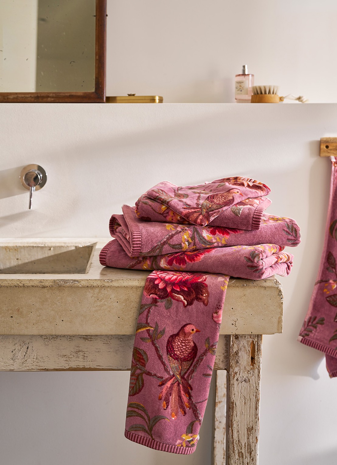 Pip Studio Mauve badhanddoek 30 x 50 cm - detail paars