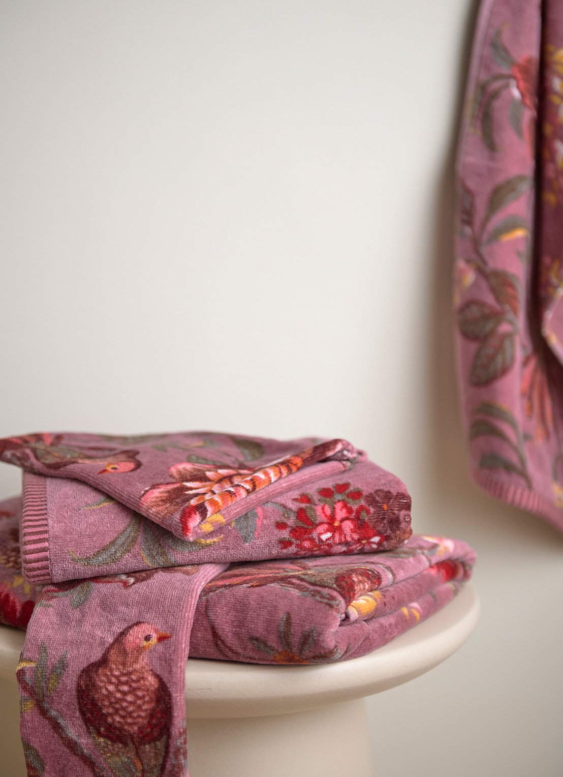 Pip Studio Mauve badhanddoek 55 x 100 cm - detail paars