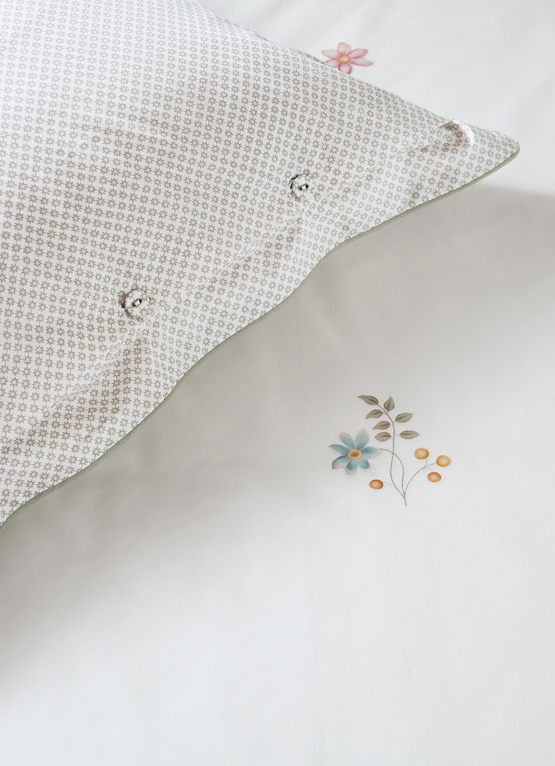 Pip Studio Mughal Flower dekbedovertrekset - inclusief kussenslopen - detail 5 gebroken wit