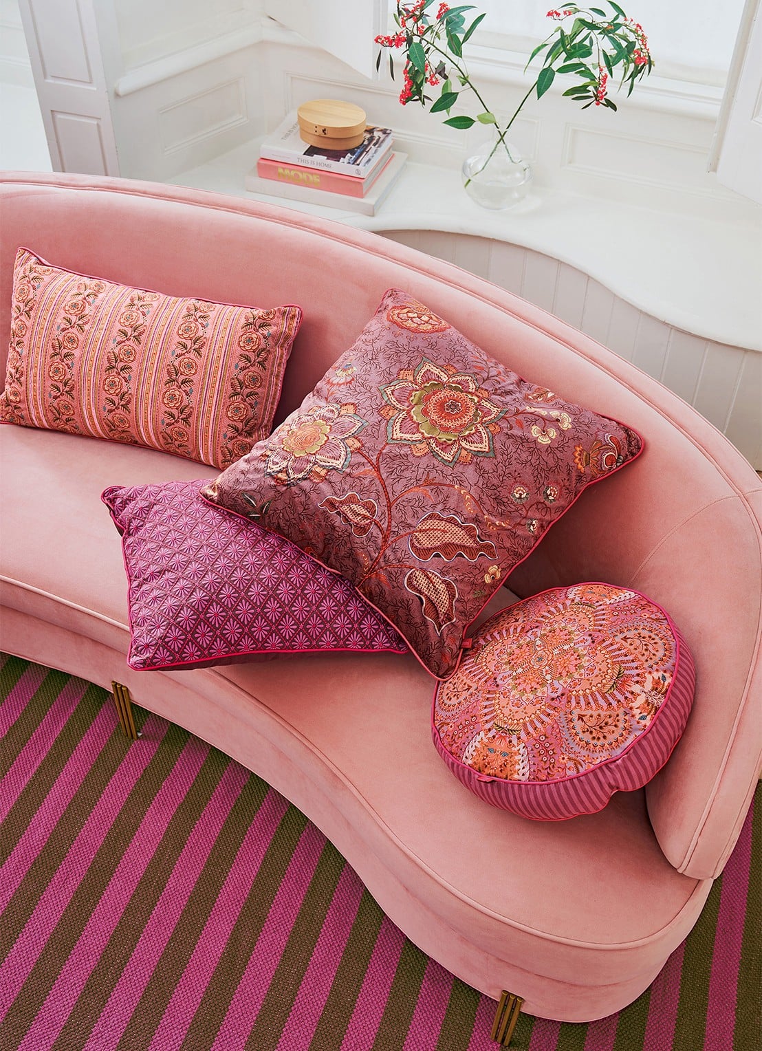 Pip Studio Mumbai Morning sierkussen 60 x 60 cm - voorkant 7 roze