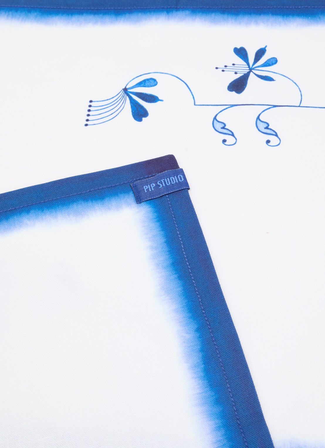 Pip Studio Pip & The Blue Bird servetten 40 x 40 cm set van 2  - voorkant 2 blauw