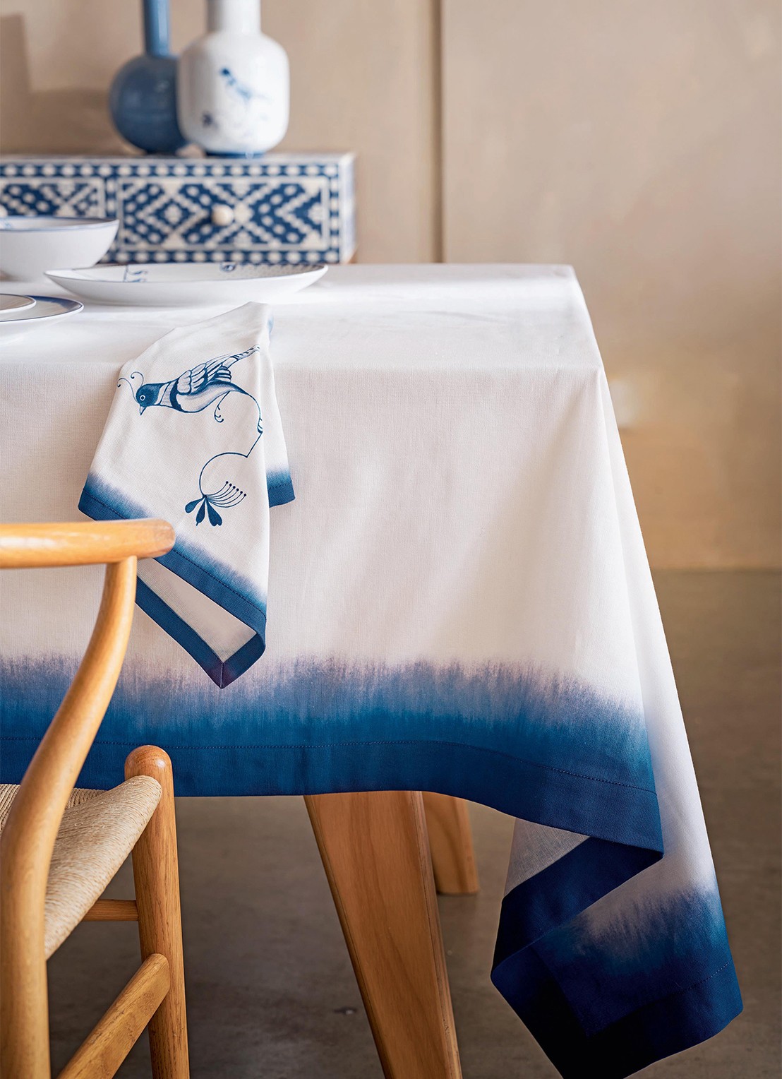 Pip Studio Pip & The Blue Bird tafelkleed 160 x 310 cm - detail 2 blauw