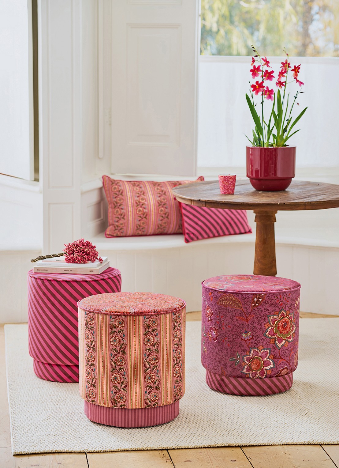 Pip Studio Rosa Rani poef 40 x 45 cm - voorkant 3 roze