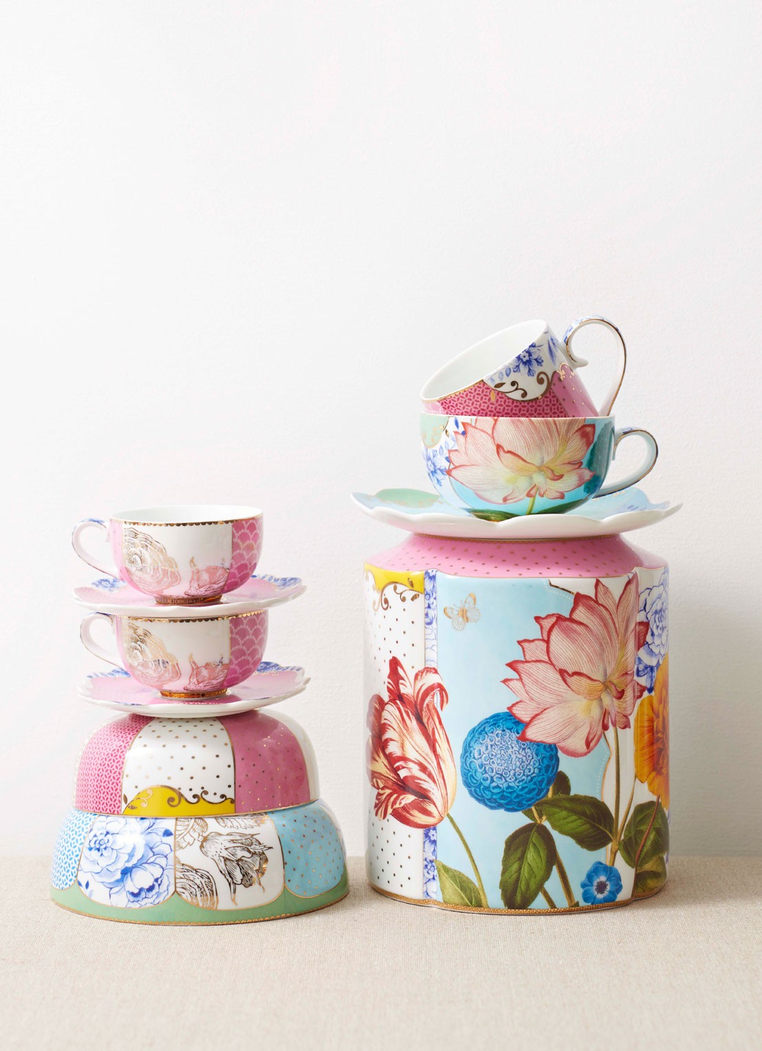 Pip Studio Royal kopje en schotel 22 cl - voorkant 3 lichtblauw
