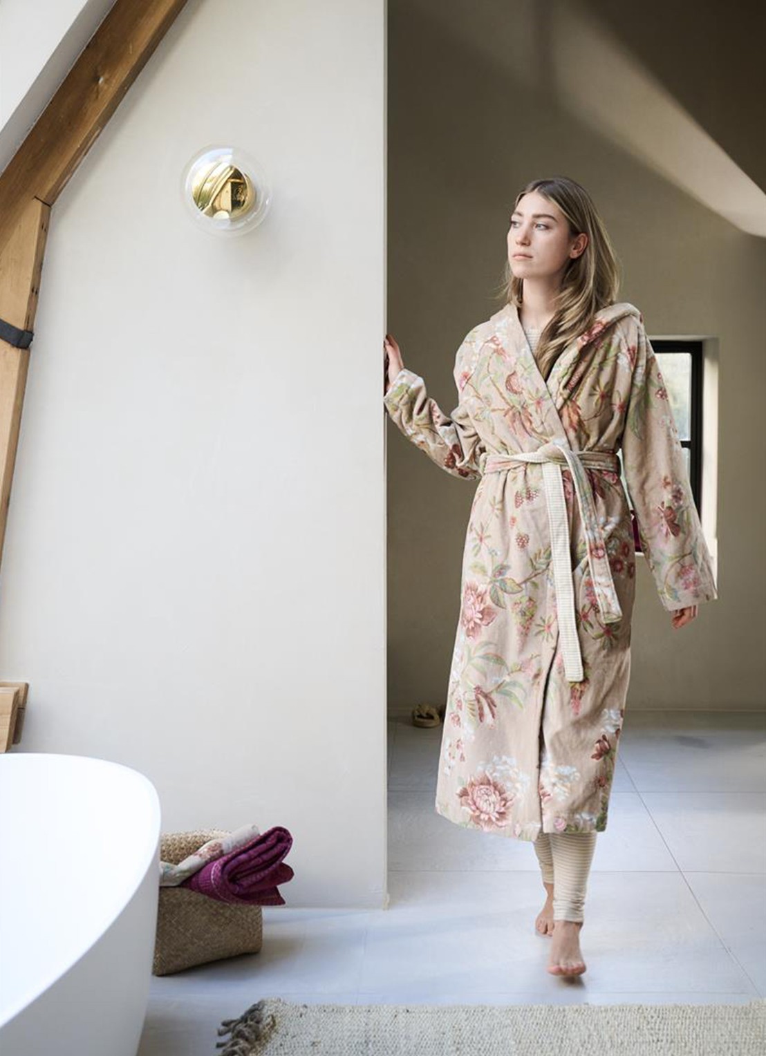 Pip Studio Secret Garden badjas met bloemenprint - detail khaki