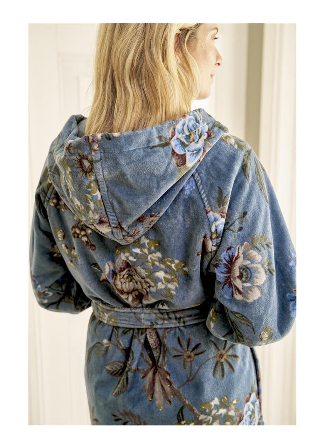 Pip Studio Secret Garden badjas van terry katoen - detail 6 blauw