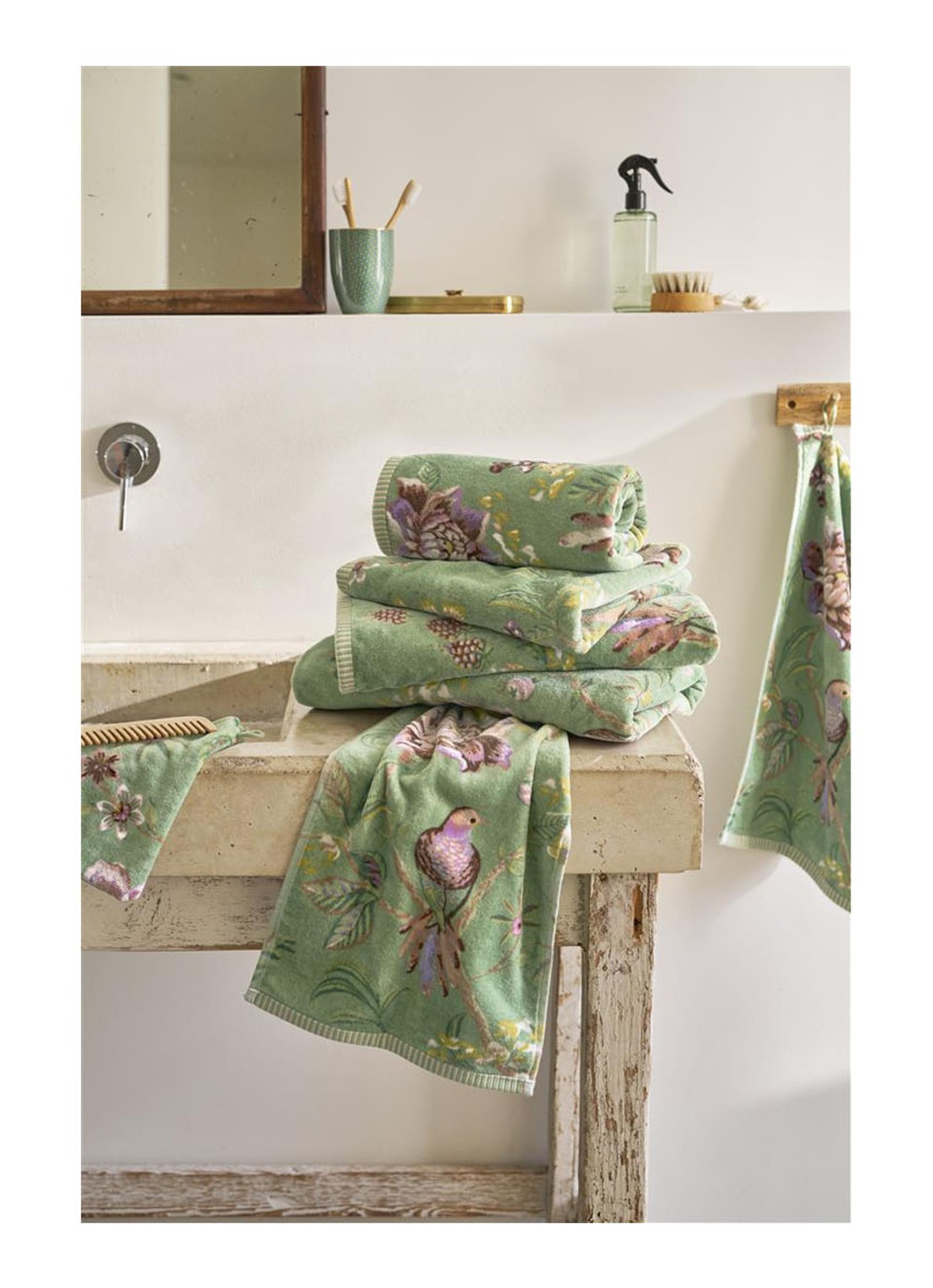 Pip Studio  Secret Garden handdoek van terry katoen - 400 gr/m2 - 55 x 100 cm - detail 3 groen
