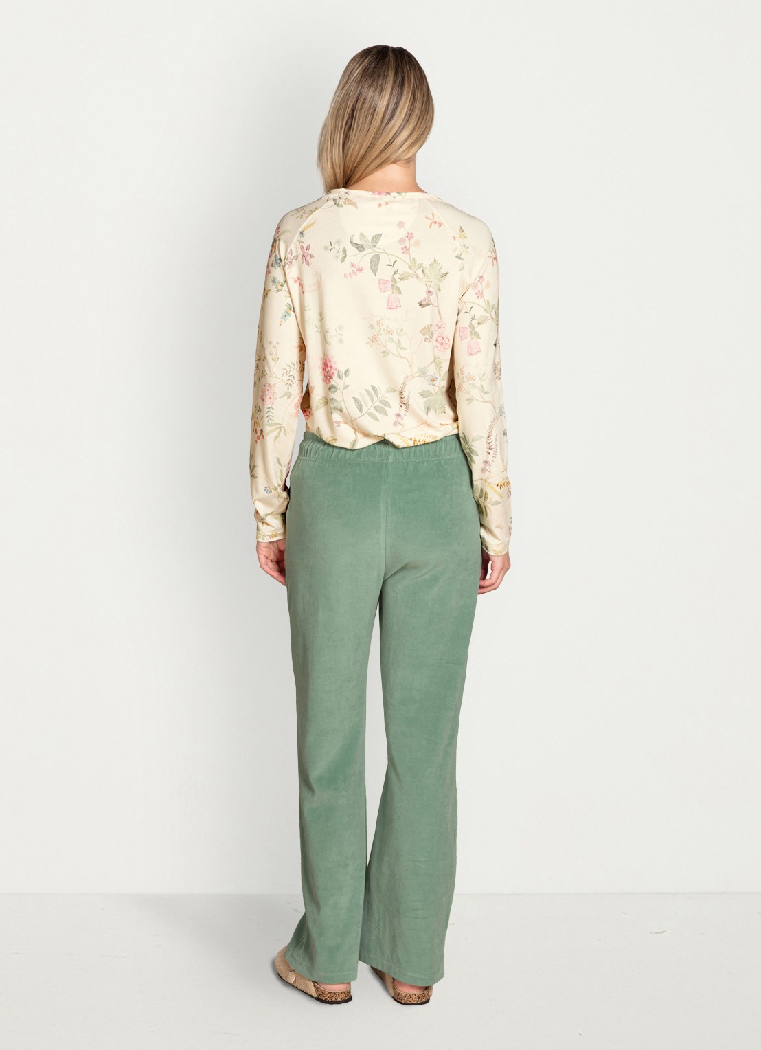 Pip Studio Tina Bodhi Flower pyjamatop met bloemenprint - detail gebroken wit