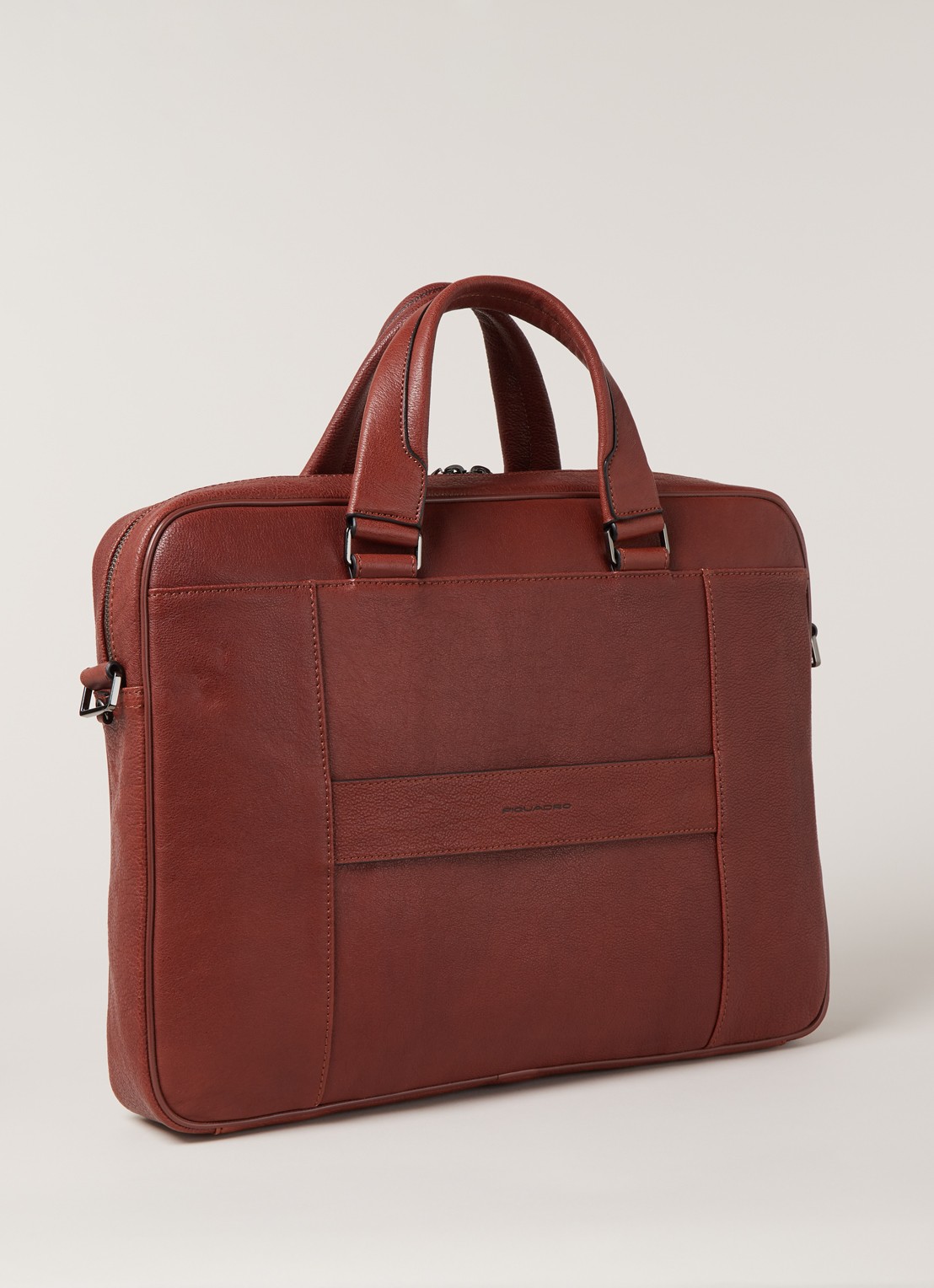 Piquadro Businesstas van leer met 15 inch laptopvak - detail cognac