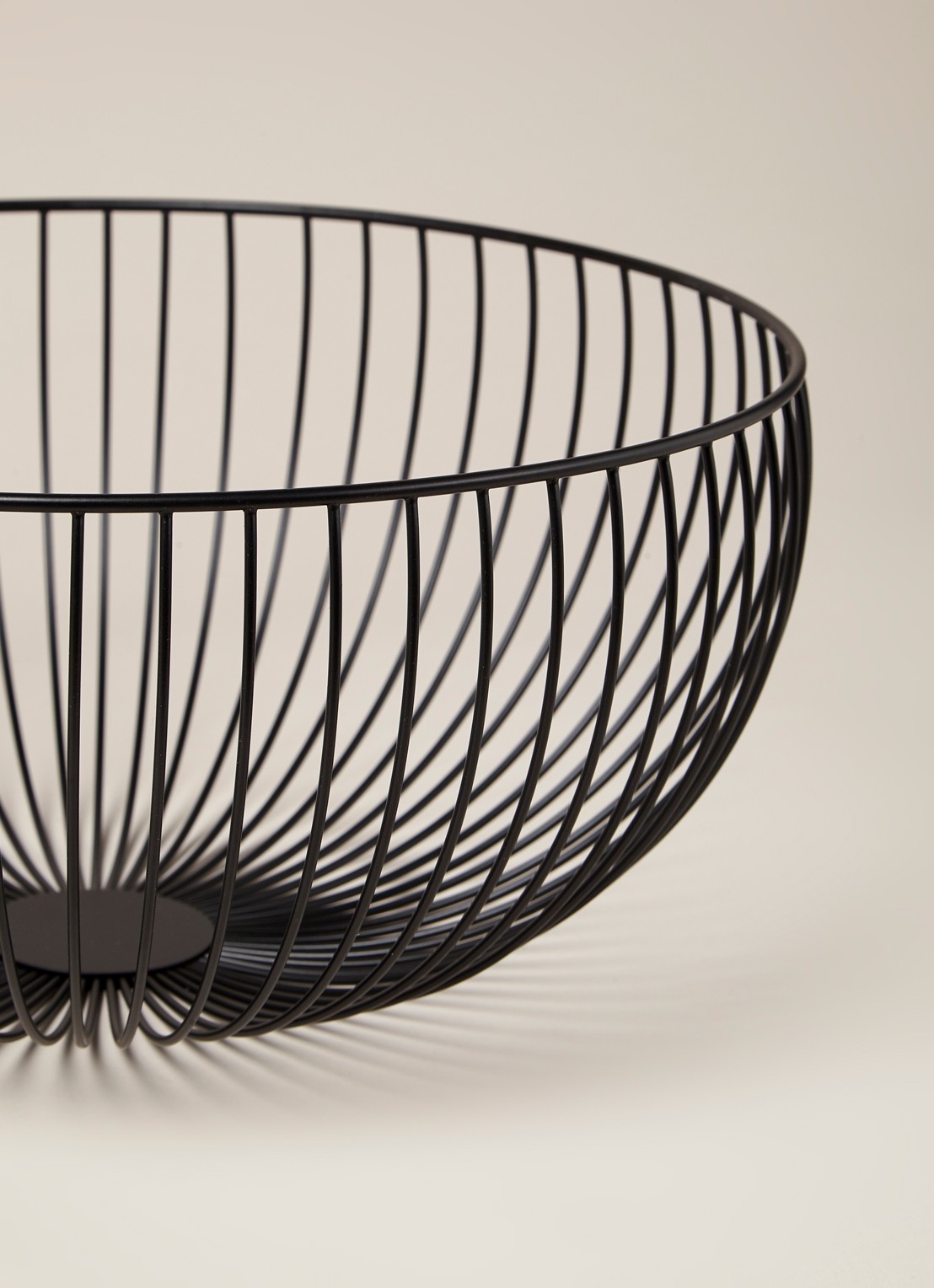 Point-Virgule Wire mand 35 cm - detail zwart