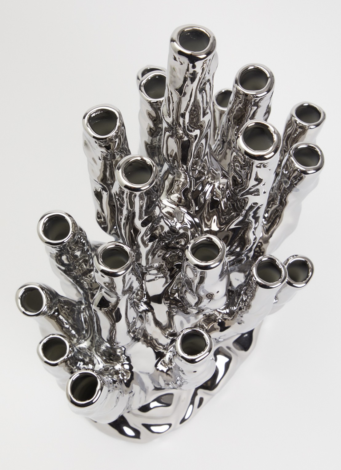POLSPOTTEN Coral vaas 45 cm - voorkant 2 zilver