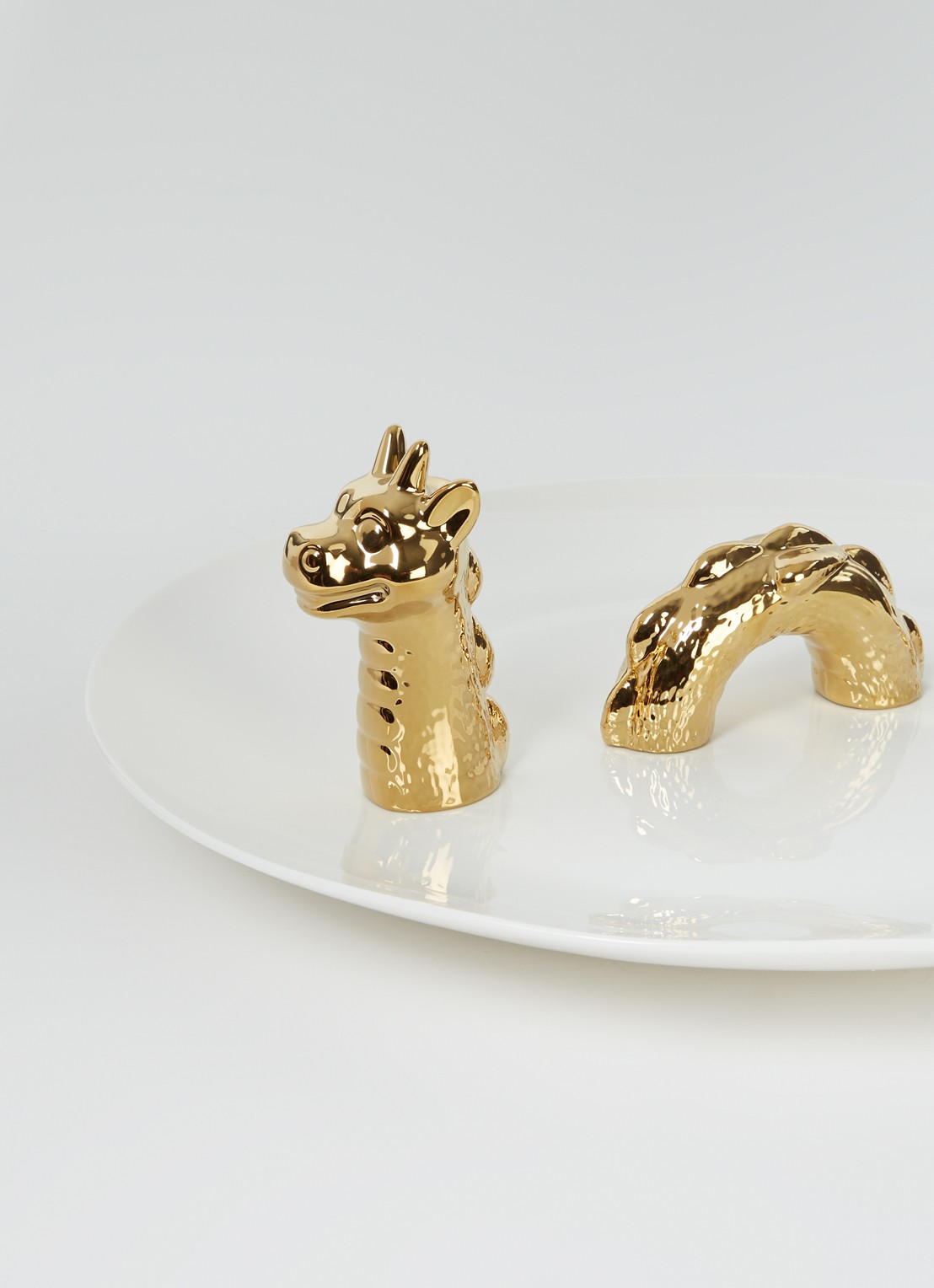 POLSPOTTEN Dragon serveerplank 40 cm - detail 2 goud