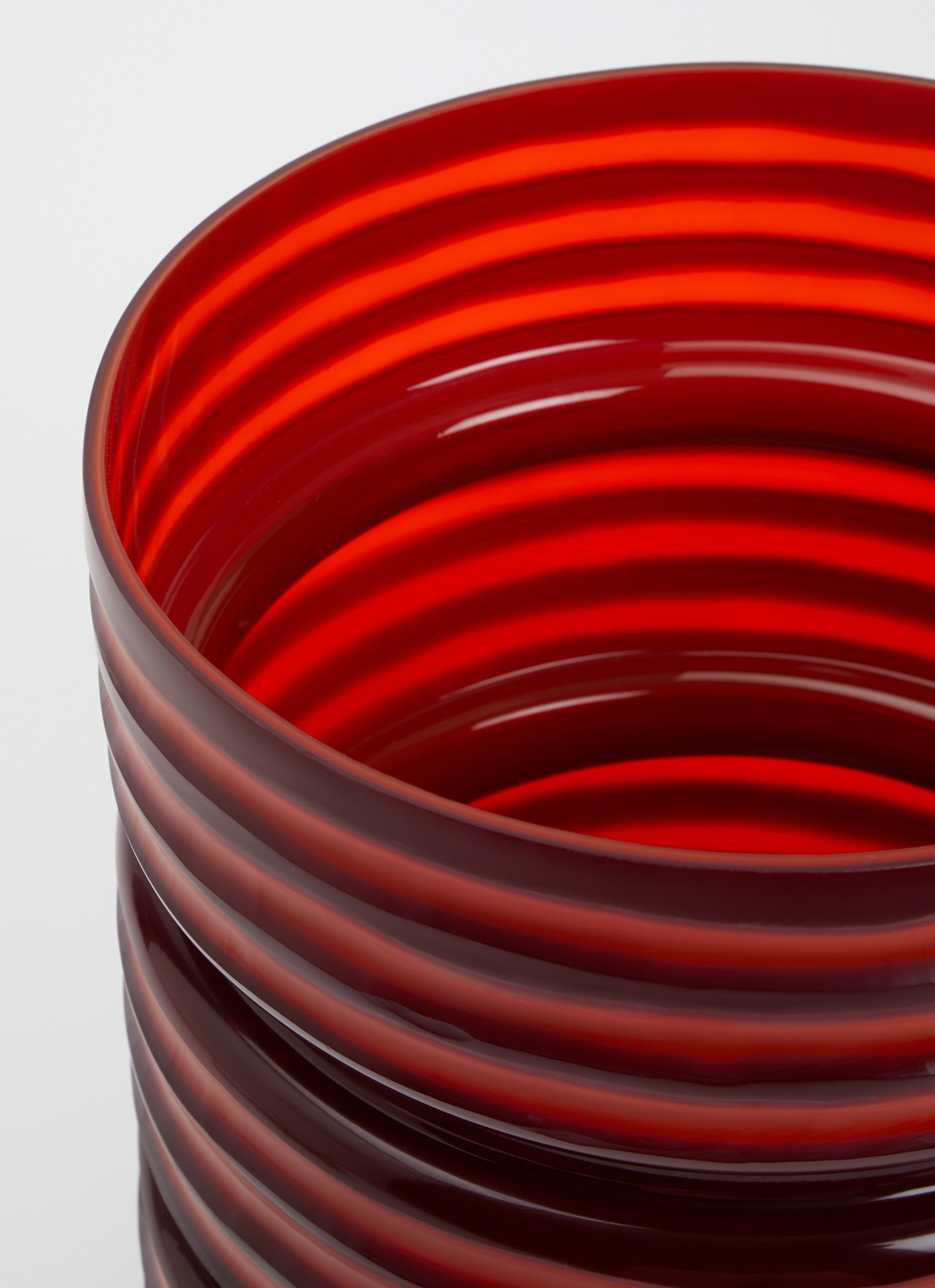 POLSPOTTEN Layer L vaas 28 cm - voorkant 2 rood