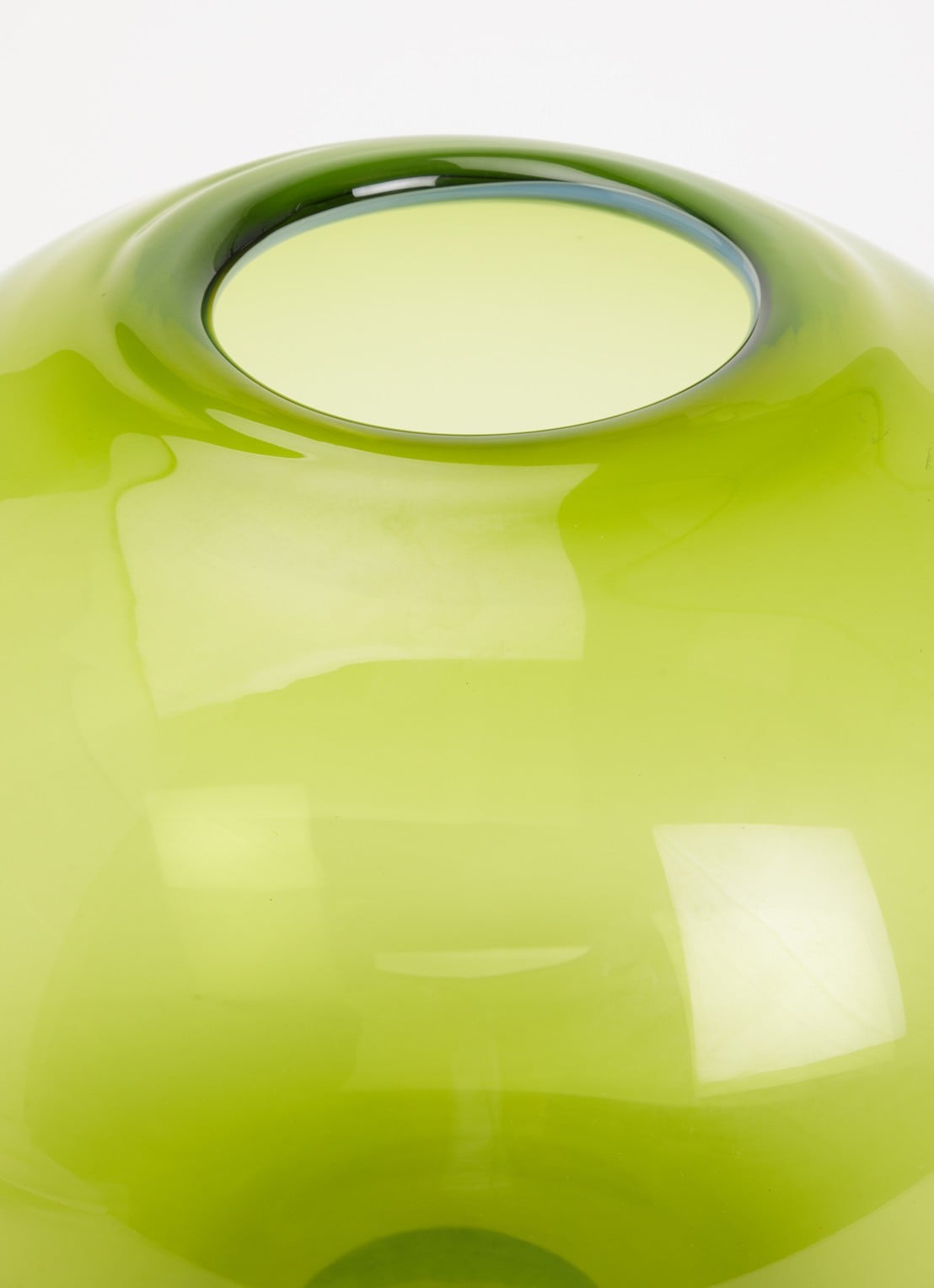 POLSPOTTEN Poison ball vaas 34 cm  - detail 2 felgroen
